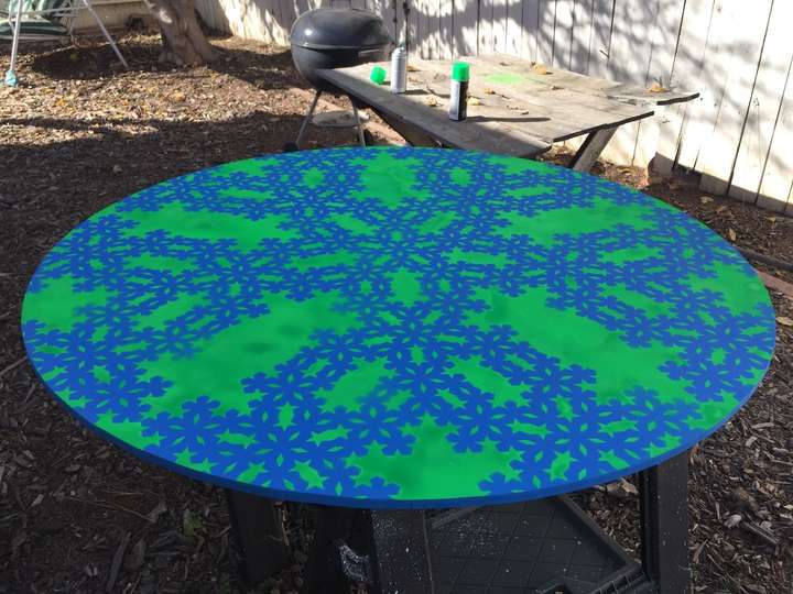 Pentaflake pattern tabletop